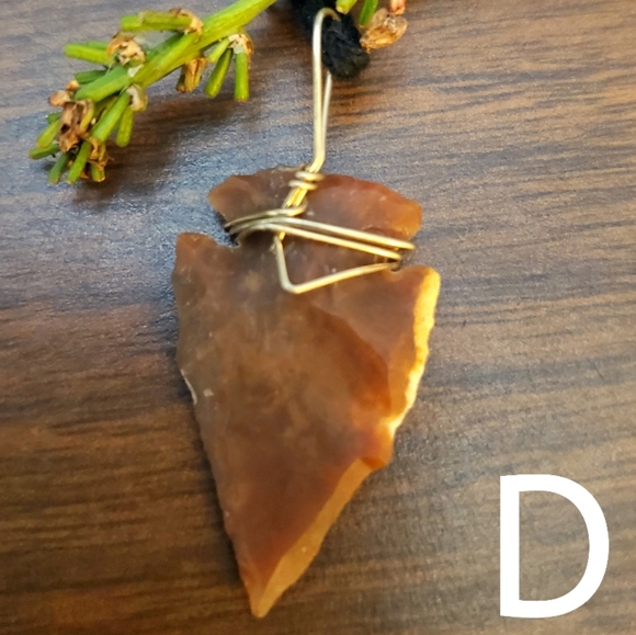 🌿 Natural Stone Arrowhead Necklace 🌿 - Picture 5 of 16